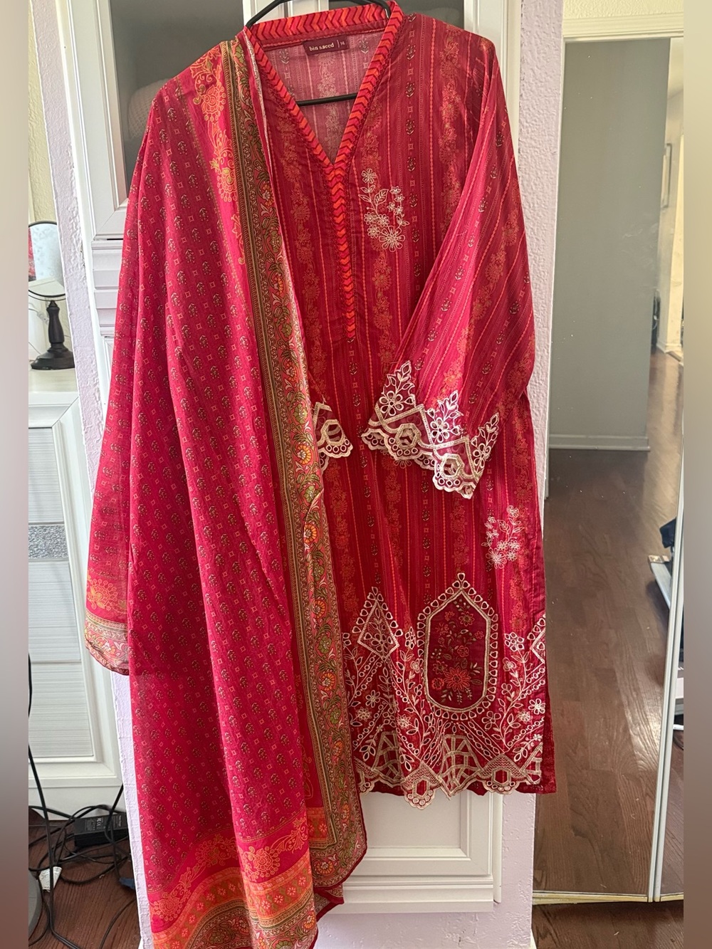 Pakistani Indian Women’s 3pc Lawn shalwar kameez Dupatta